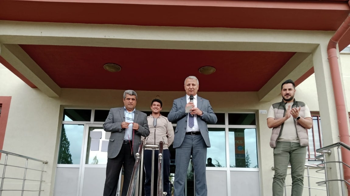 Başarılı Öğrencimizi Kutluyoruz.